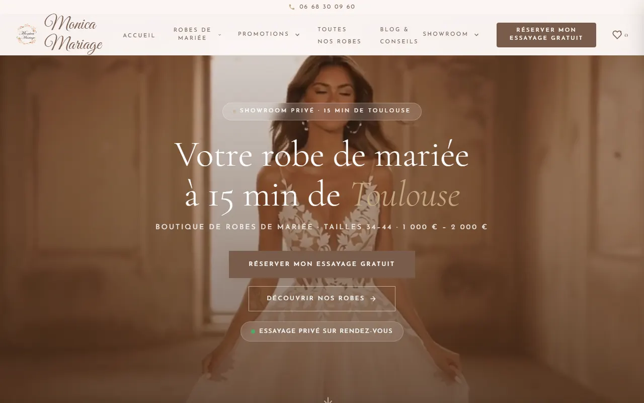 Page d’accueil de monicamariage.com : boutique de robes de mariée à 15 minutes de Toulouse, tailles 34 à 44, de 1 000 à 2 000 euros